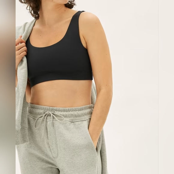 NWT Everlane The Performance Bra in Dark Red - Picture 4 of 13